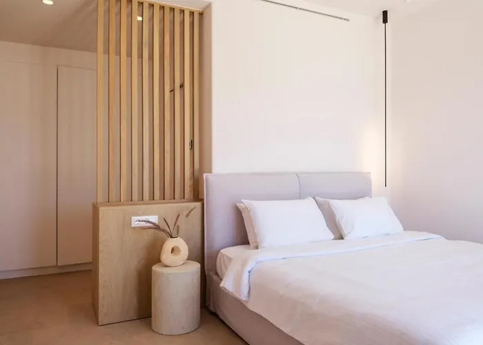 Lilium Iii - Panoramic View Over Psarou Bay! فيلة *