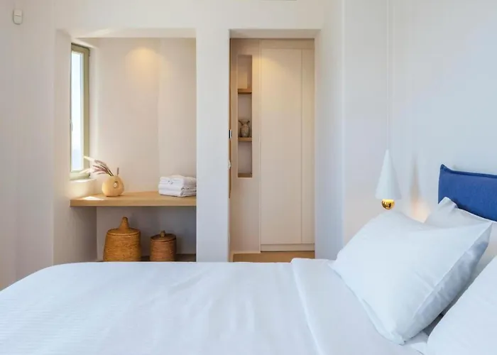 Lilium Iii - Panoramic View Over Psarou Bay! 프사로우