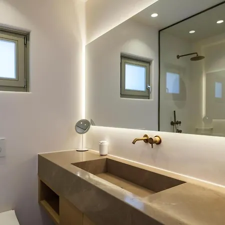 Lilium Iii - Panoramic View Over Psarou Bay! *