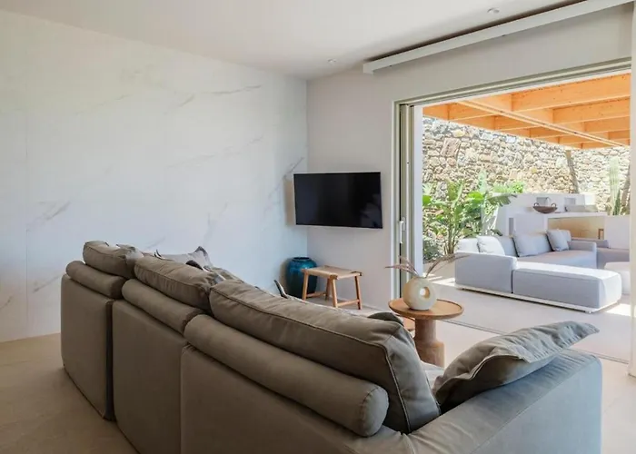 Lilium Iii - Panoramic View Over Psarou Bay! *